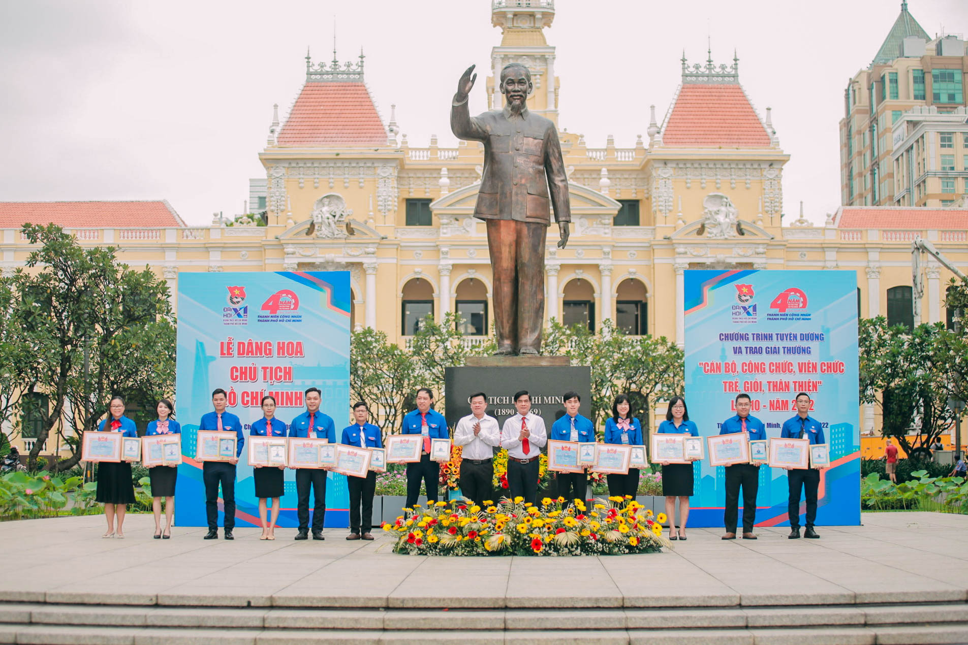 Tuyên dương và trao giải thưởng cho 61 “Cán bộ, công chức, viên chức trẻ, giỏi, thân thiện” năm 2022